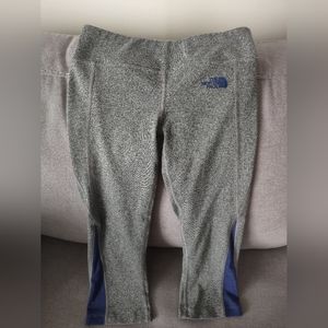 Women's North Face Cropped Leggings, size XS, gray